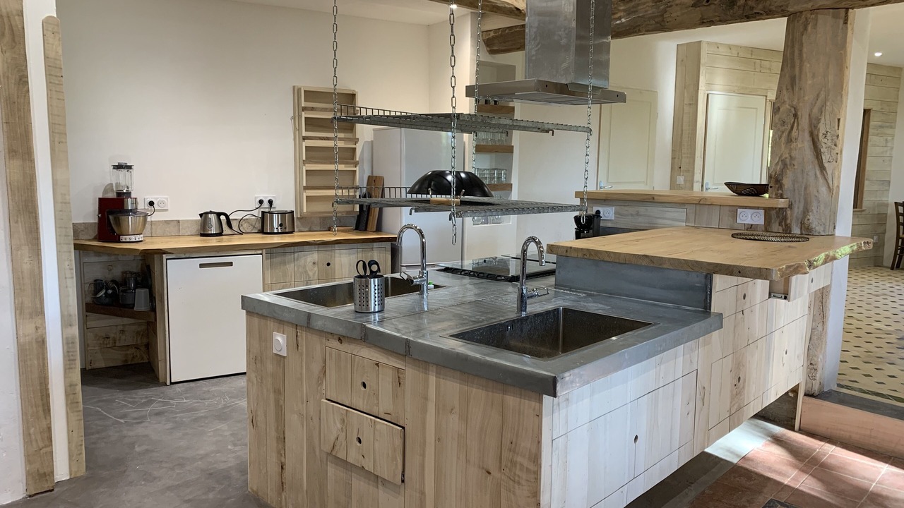 Photo of Kitchen in L'Isle-Bouzon