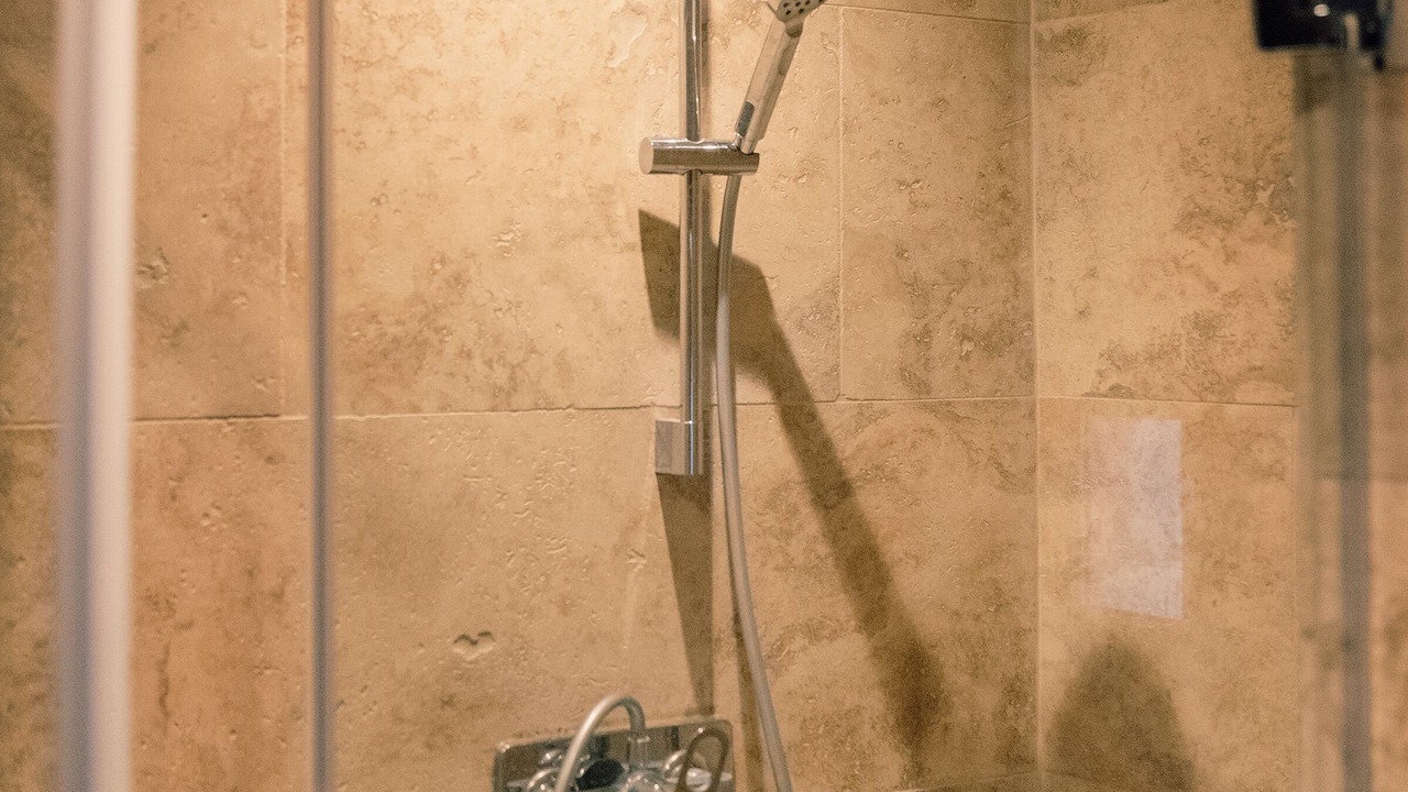 Photo of Bathroom in L'Isle-Bouzon