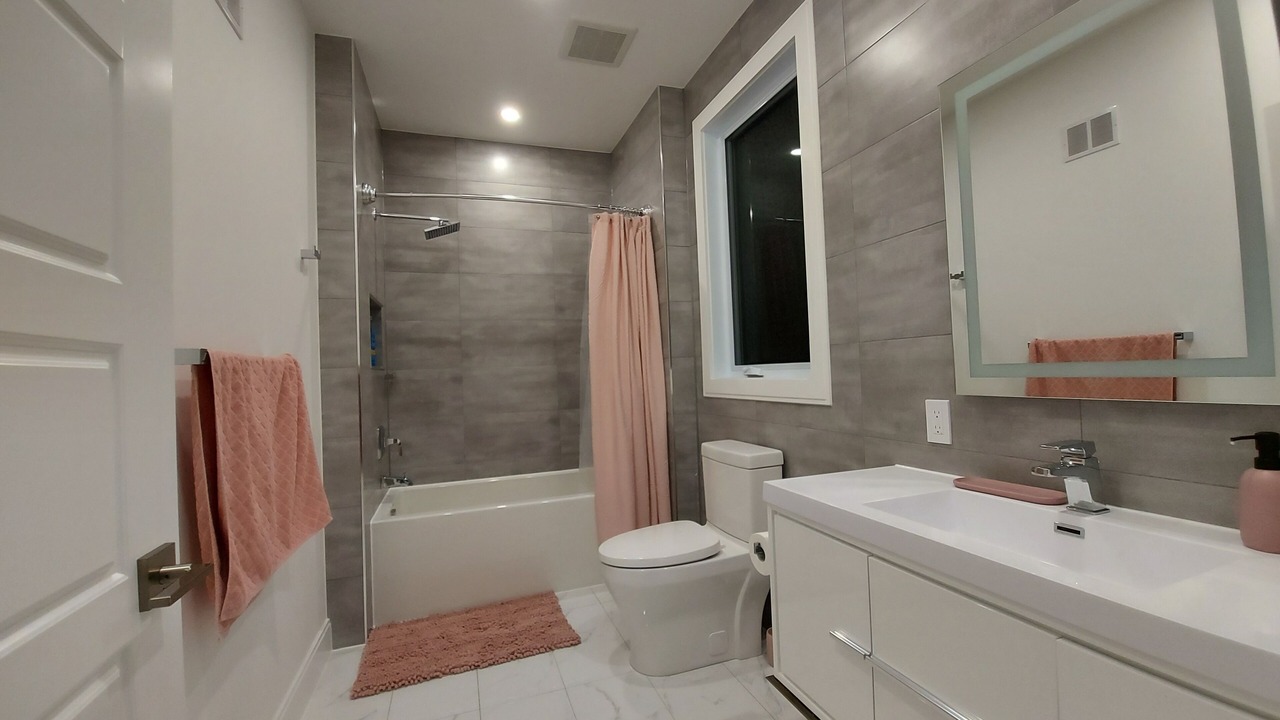 Photo of Bathroom in Amherstview