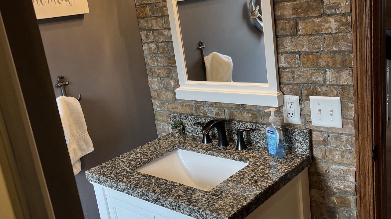 Photo of Bathroom in Pigeon