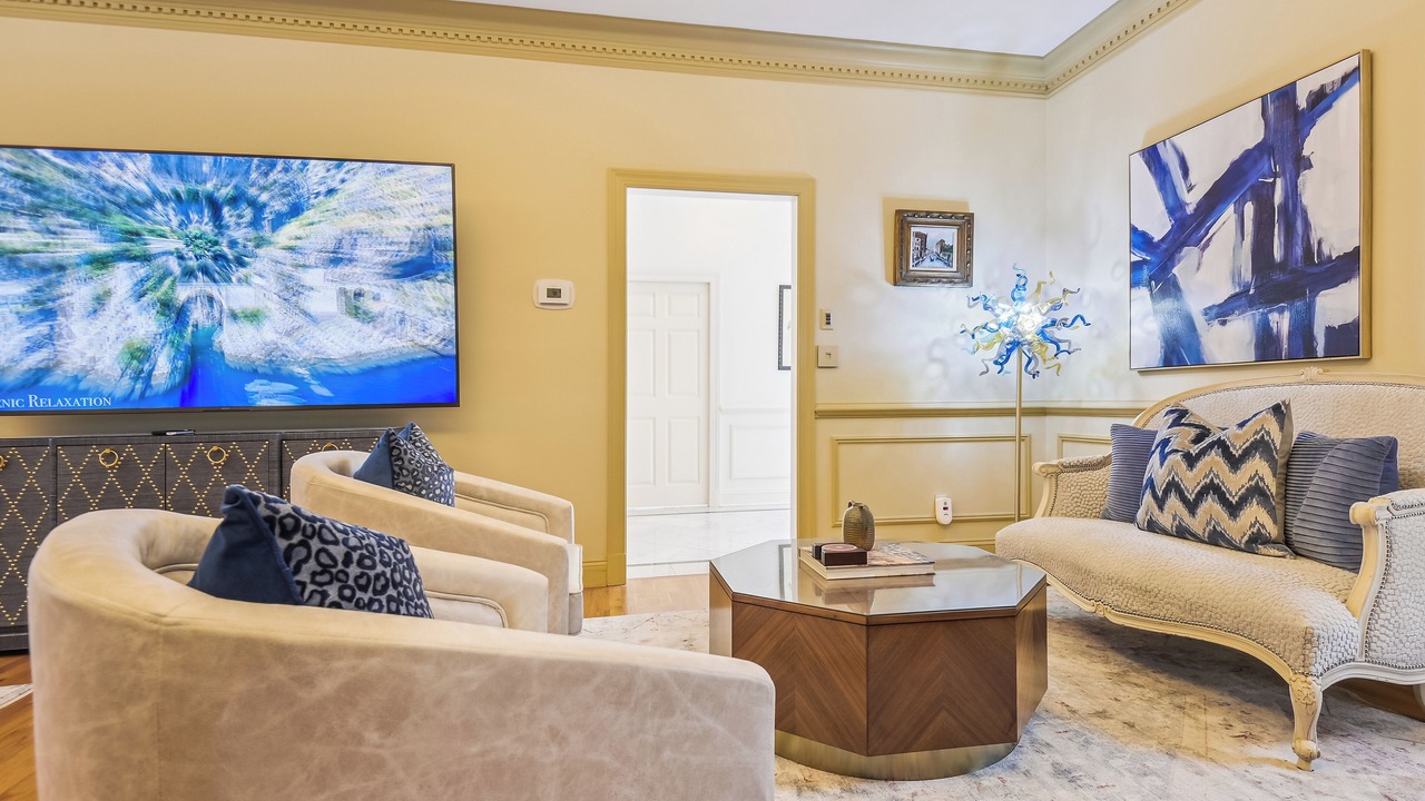 Photo of Livingroom in Little Italy