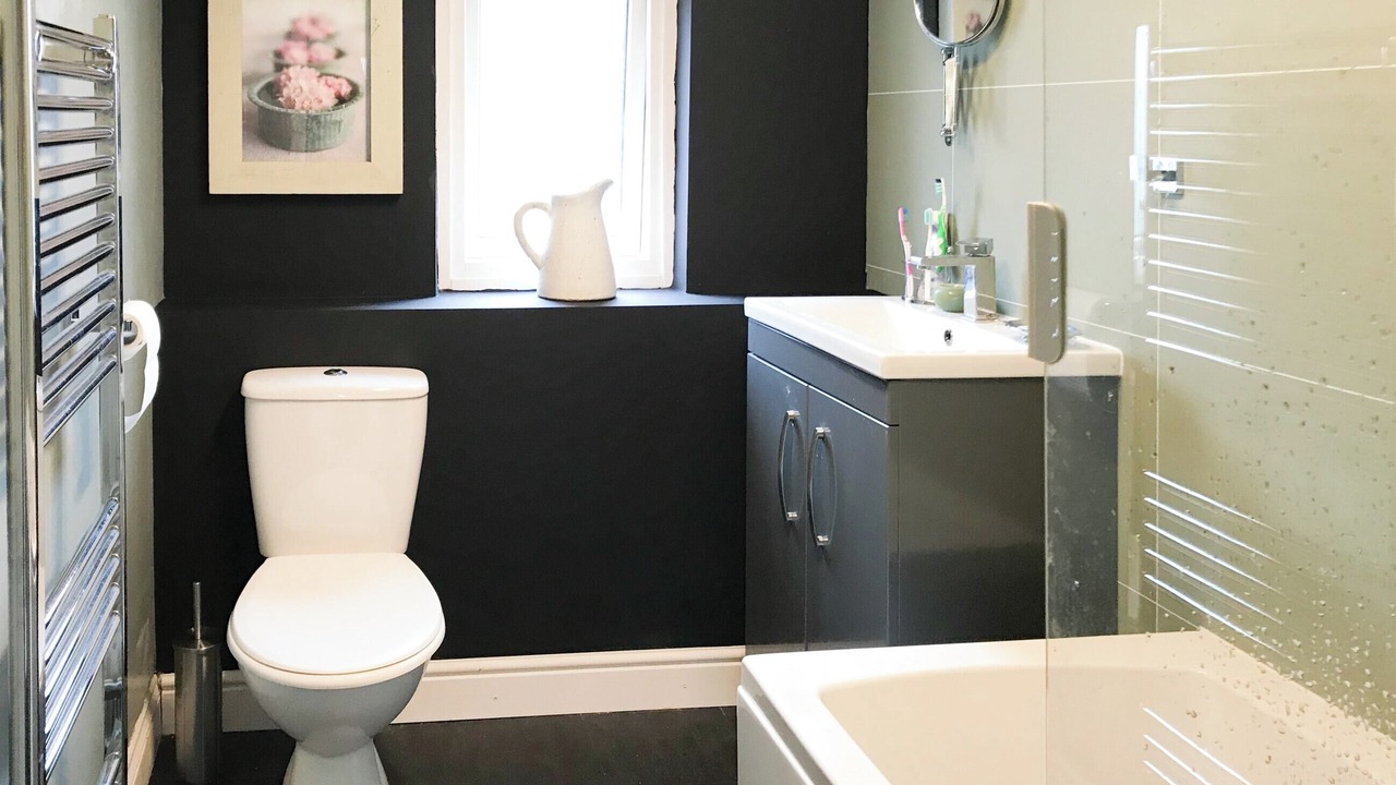 Photo of Bathroom in Girvan