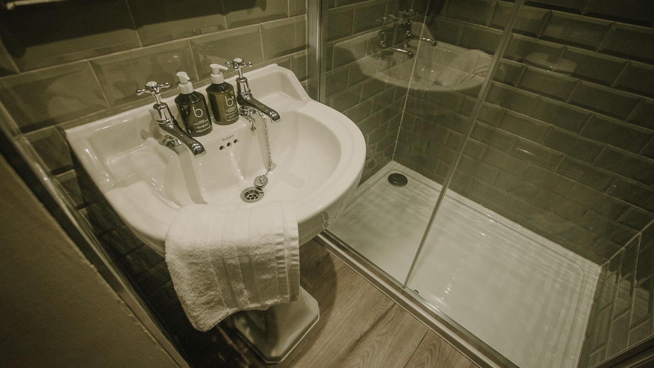 Photo of Bathroom in Litton