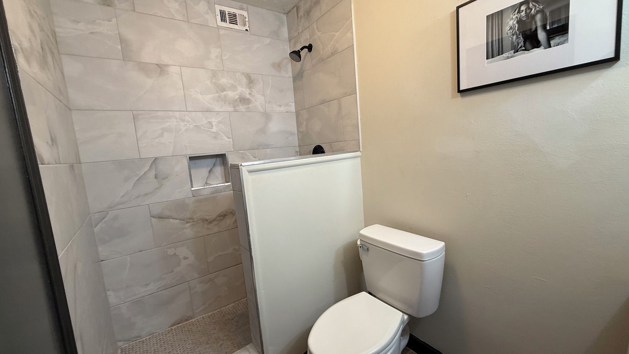 Photo of Bathroom in Woodlake - Briar Meadow