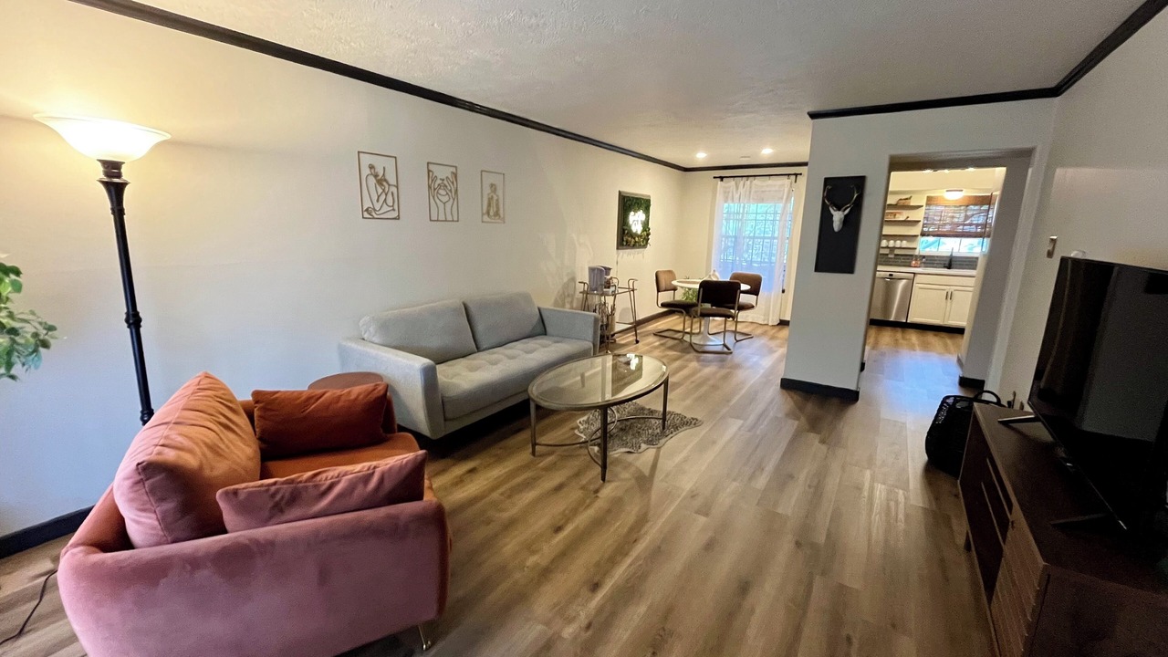 Photo of Livingroom in Woodlake - Briar Meadow