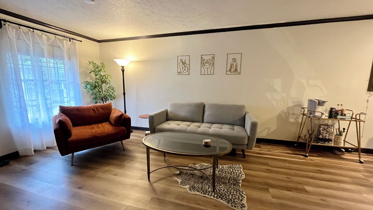 Photo of Livingroom in Woodlake - Briar Meadow
