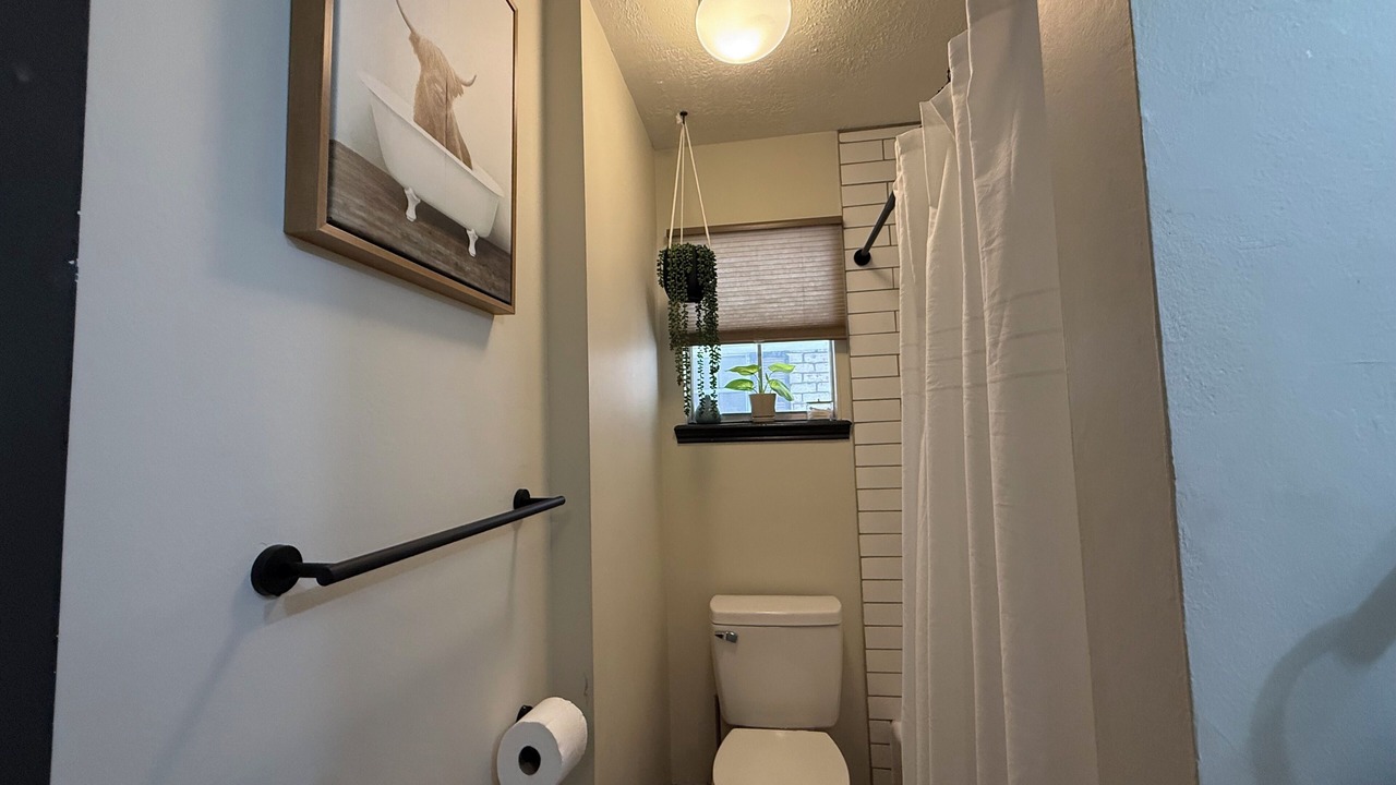 Photo of Bathroom in Woodlake - Briar Meadow