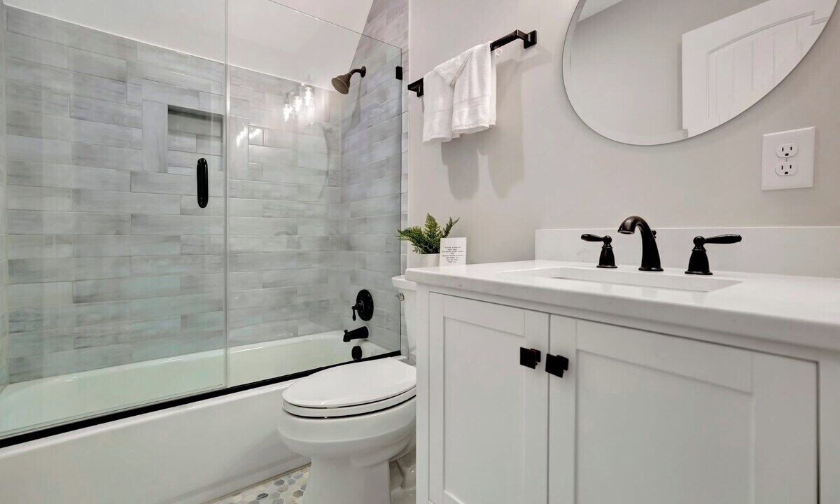 Photo of Bathroom in Six Mile