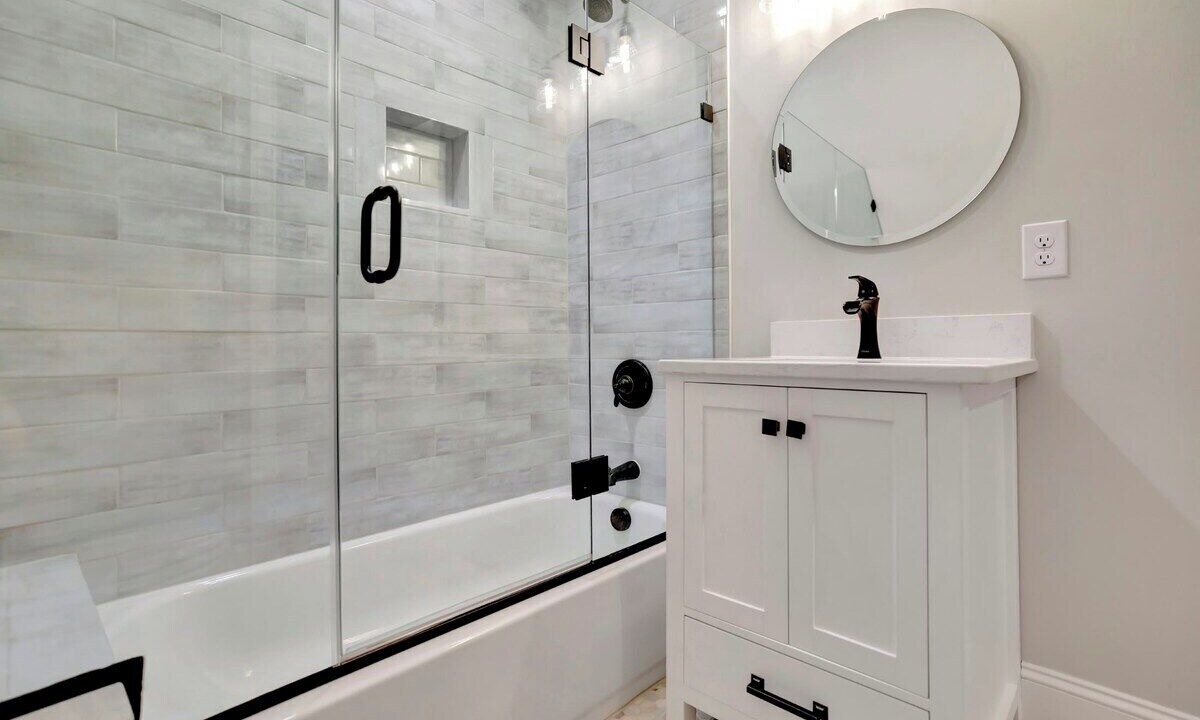 Photo of Bathroom in Six Mile