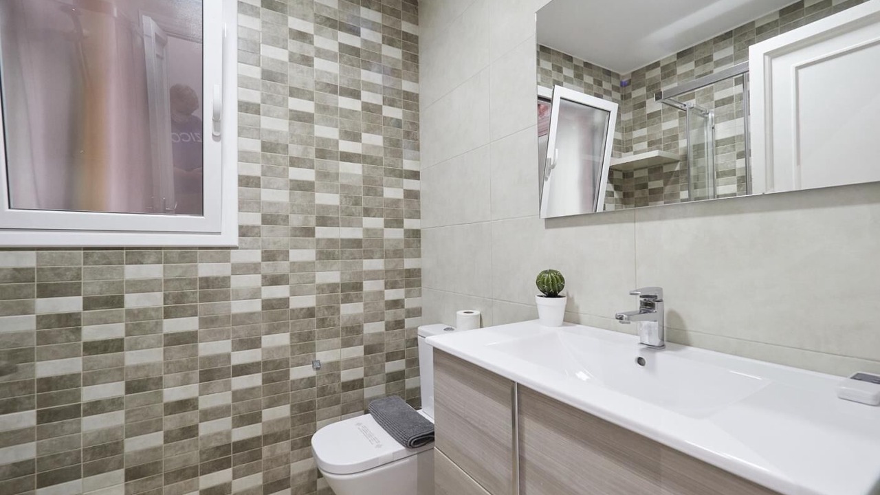 Photo of Bathroom in el Camp d'en Grassot i Gracia Nova