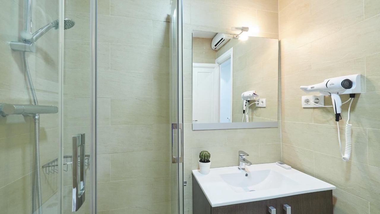 Photo of Bathroom in el Camp d'en Grassot i Gracia Nova