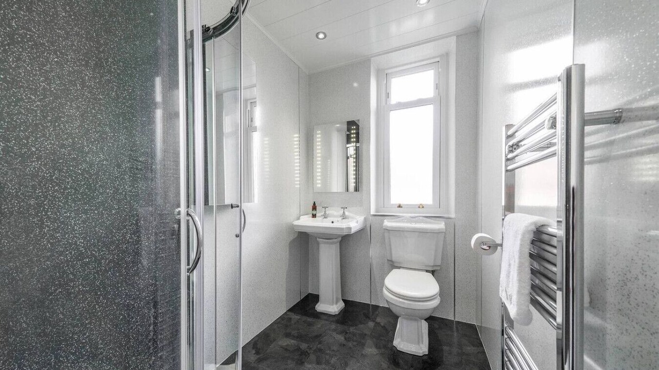 Photo of Bathroom in Murthill