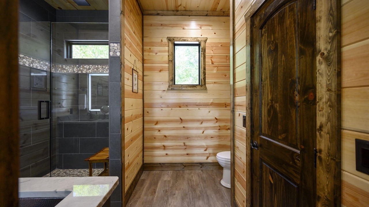 Photo of Bathroom in Hochatown