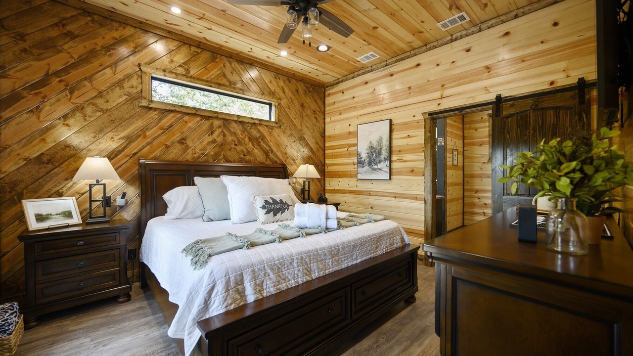 Photo of Bedroom in Hochatown