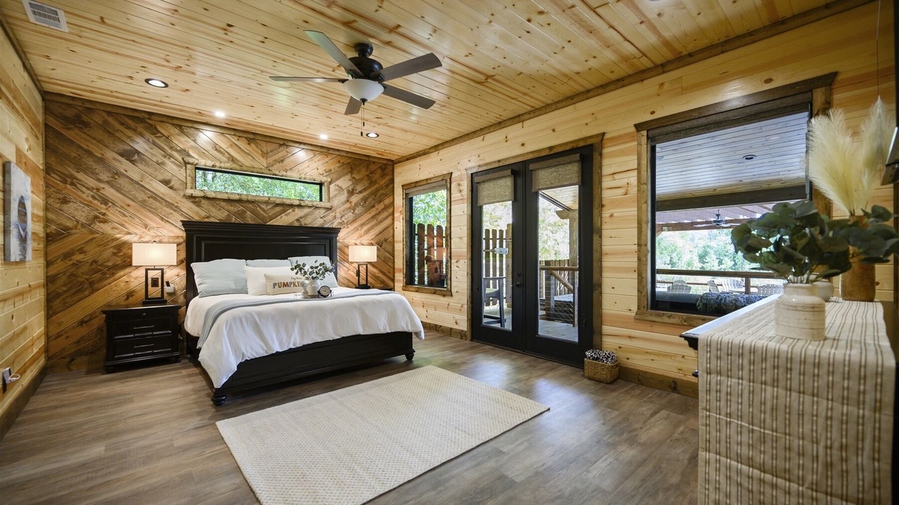 Photo of Bedroom in Hochatown