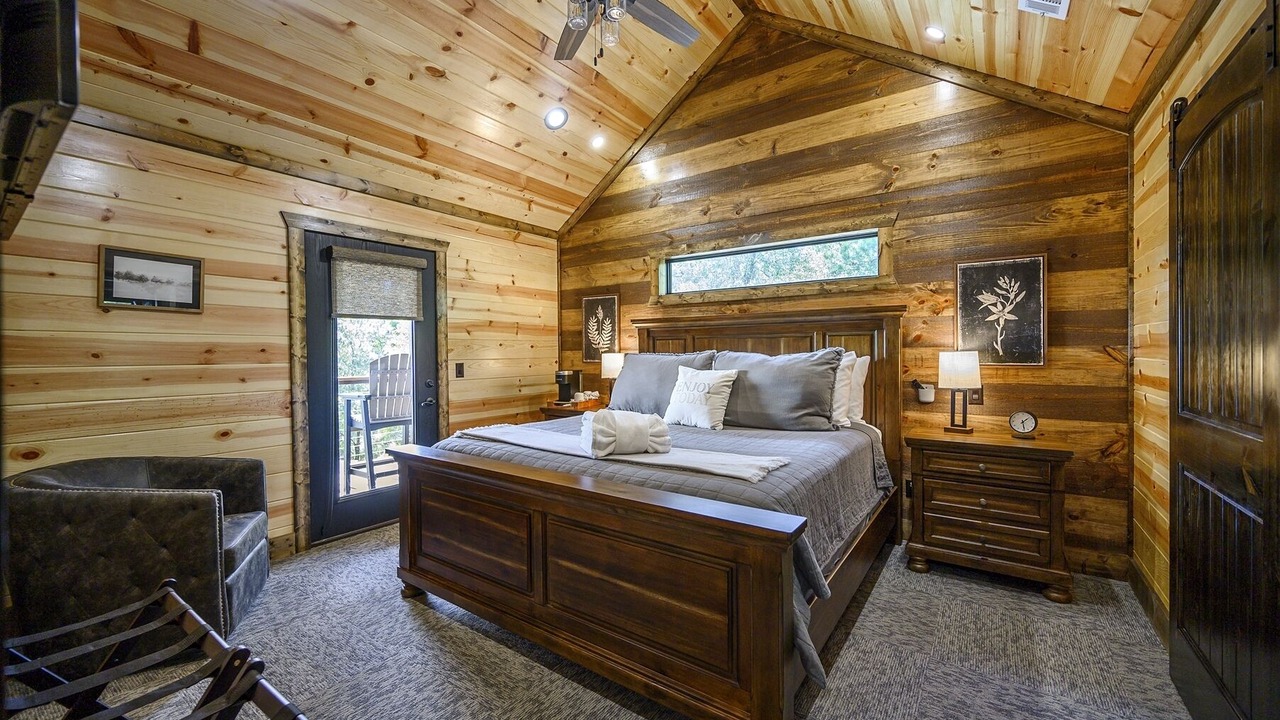 Photo of Bedroom in Hochatown