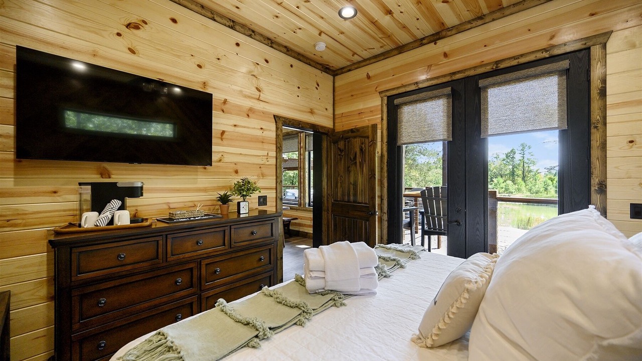 Photo of Bedroom in Hochatown