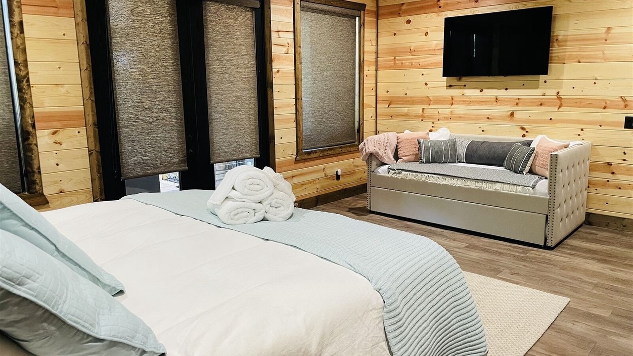 Photo of Bedroom in Hochatown