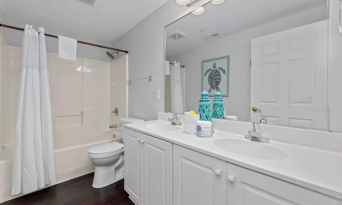 Photo of Bathroom in Cherry Grove Beach