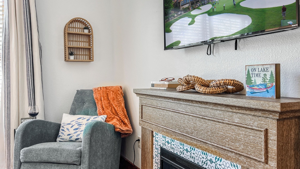 Photo of Livingroom in Hollister