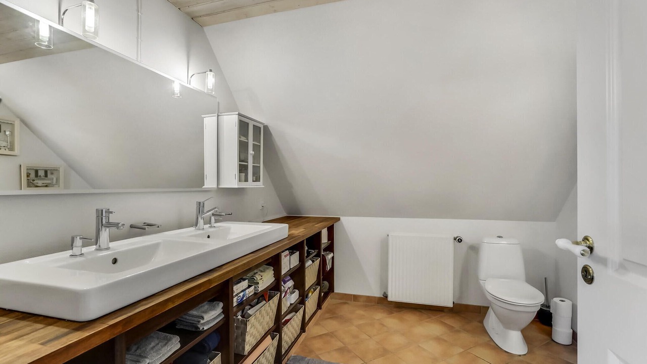 Photo of Bathroom in Bækmarksbro