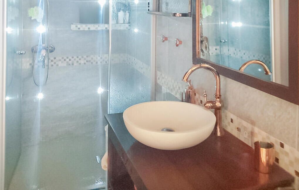 Photo of Bathroom in Salbris