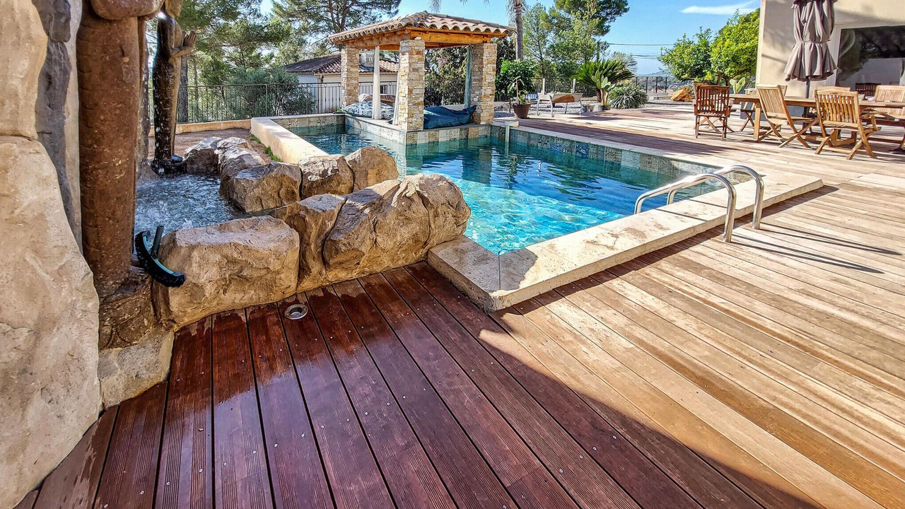 Photo of Outdoor in Cuers