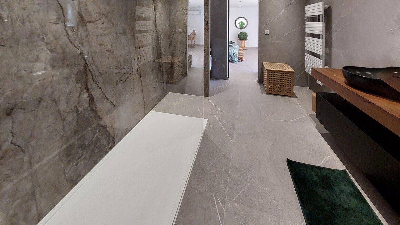 Photo of Bathroom in Cuers