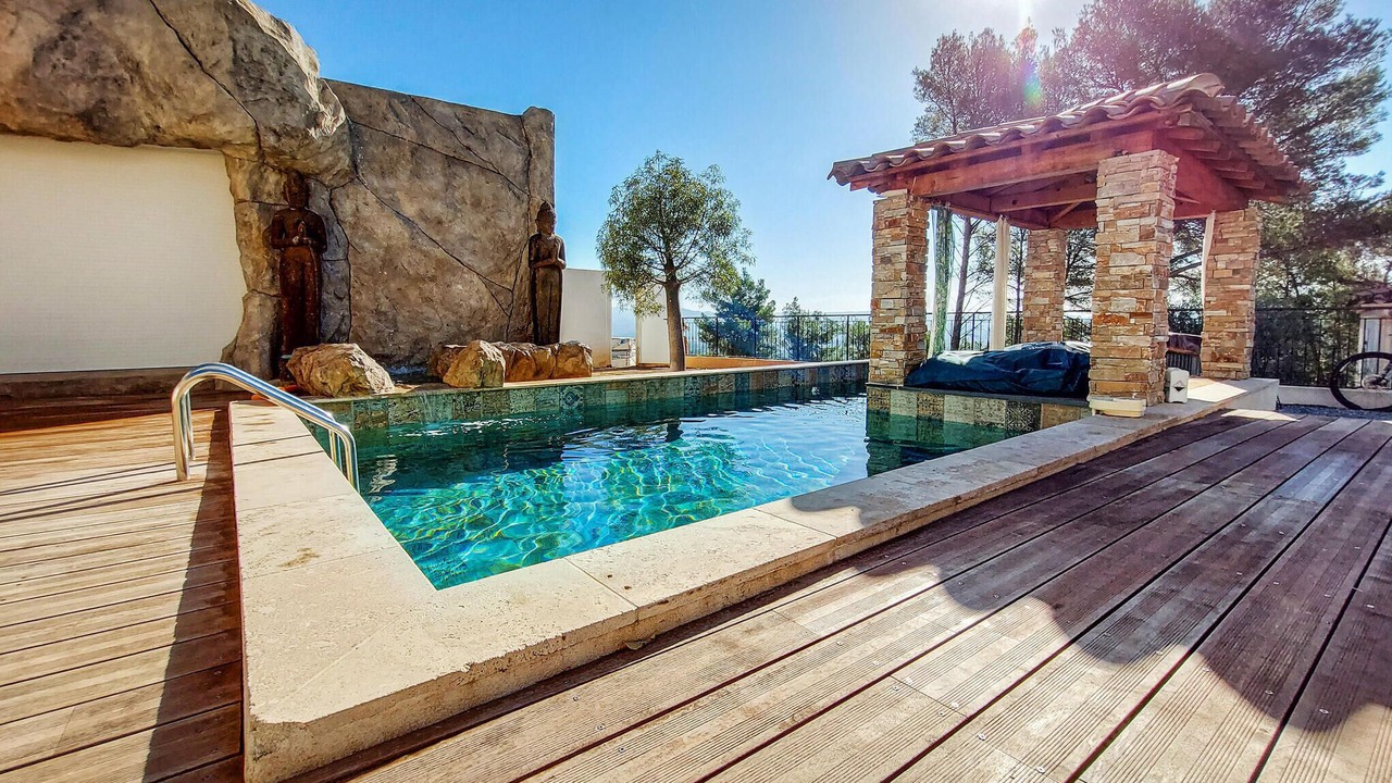 Photo of Outdoor in Cuers