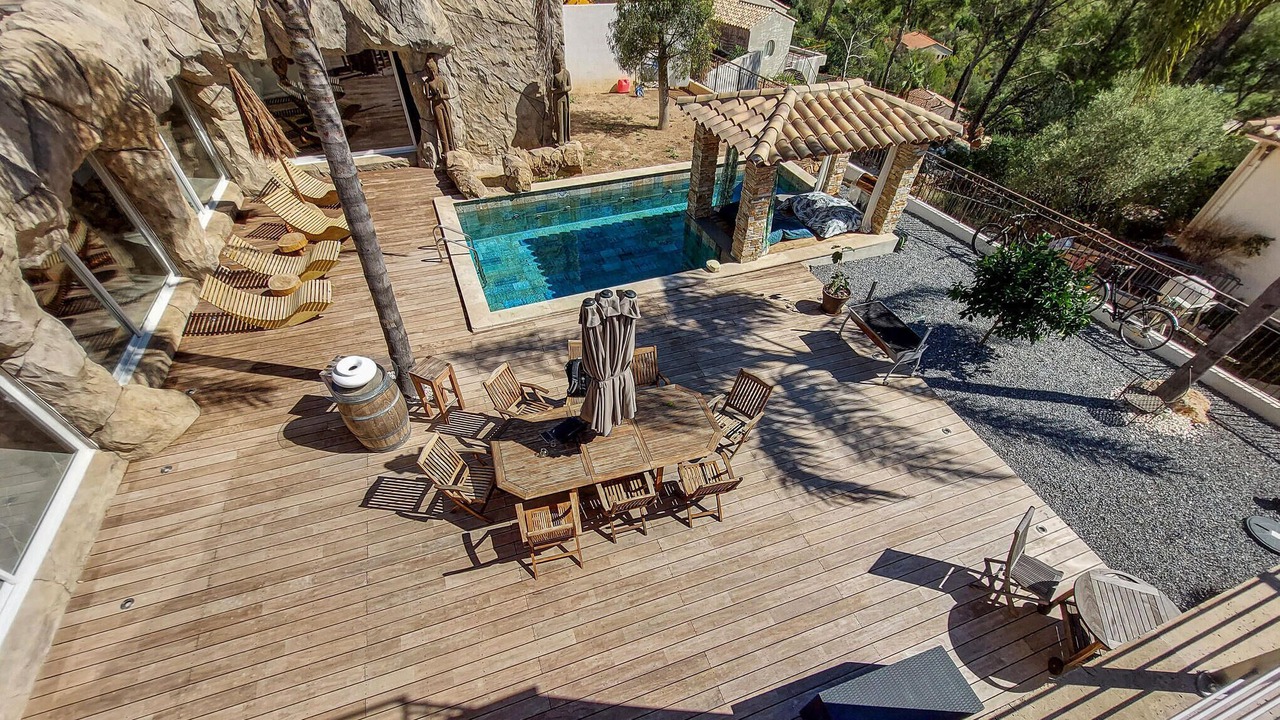 Photo of Outdoor in Cuers