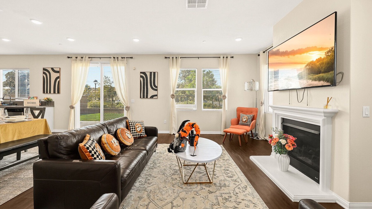 Photo of Livingroom in Ontario