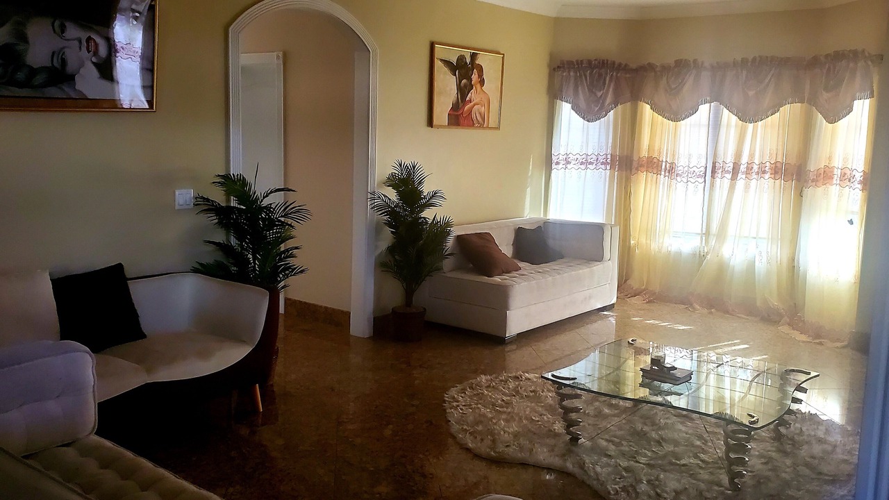 Photo of Livingroom in Little Ferry