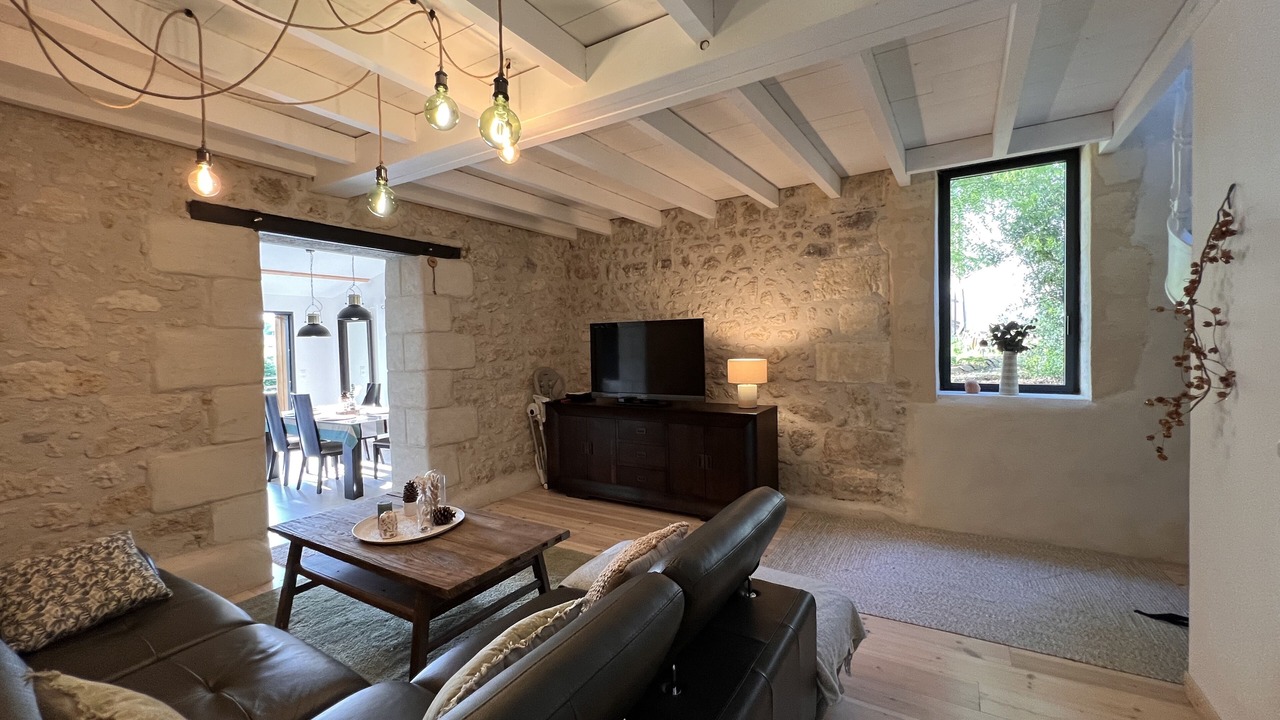 Photo of Livingroom in Saint-Michel-de-Fronsac