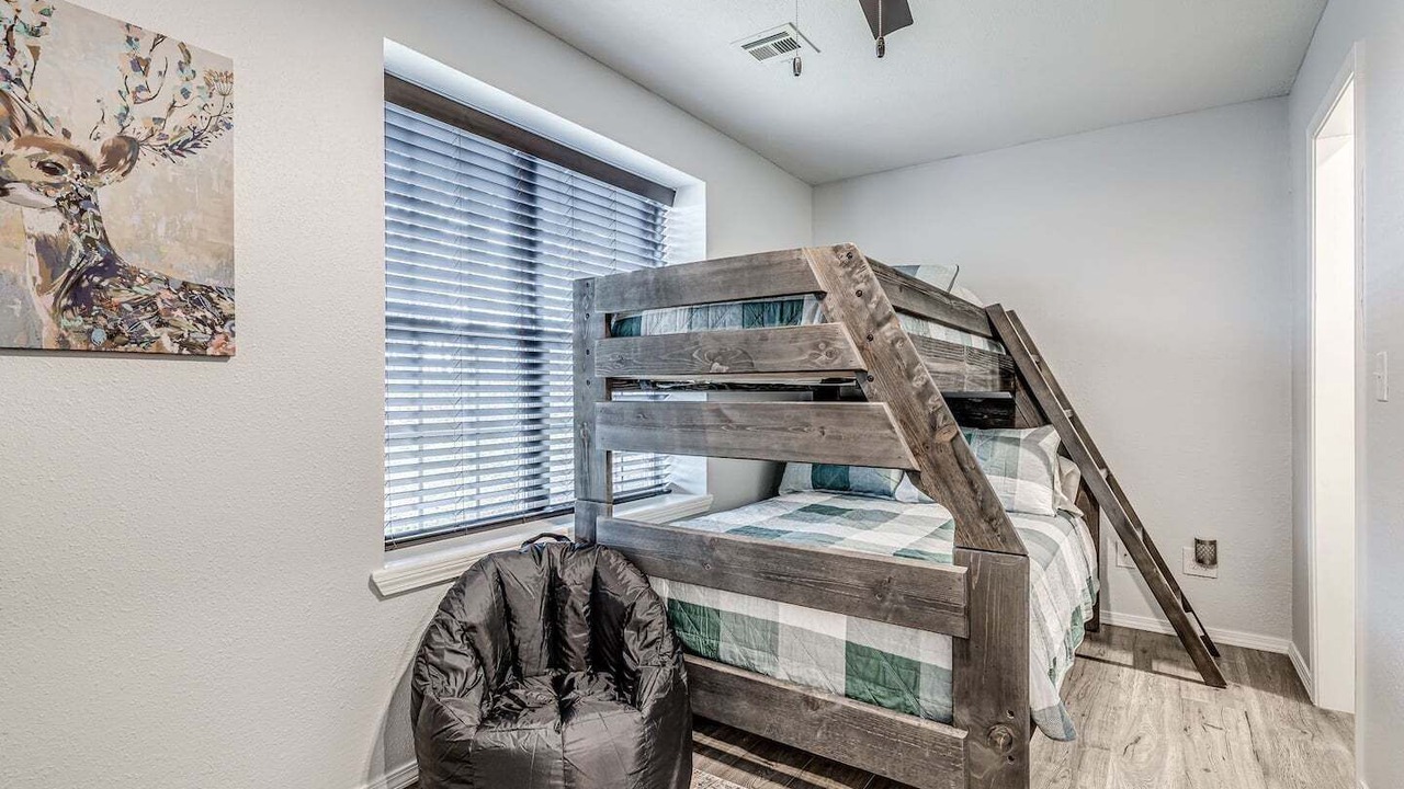 Photo of Bedroom in Cookson