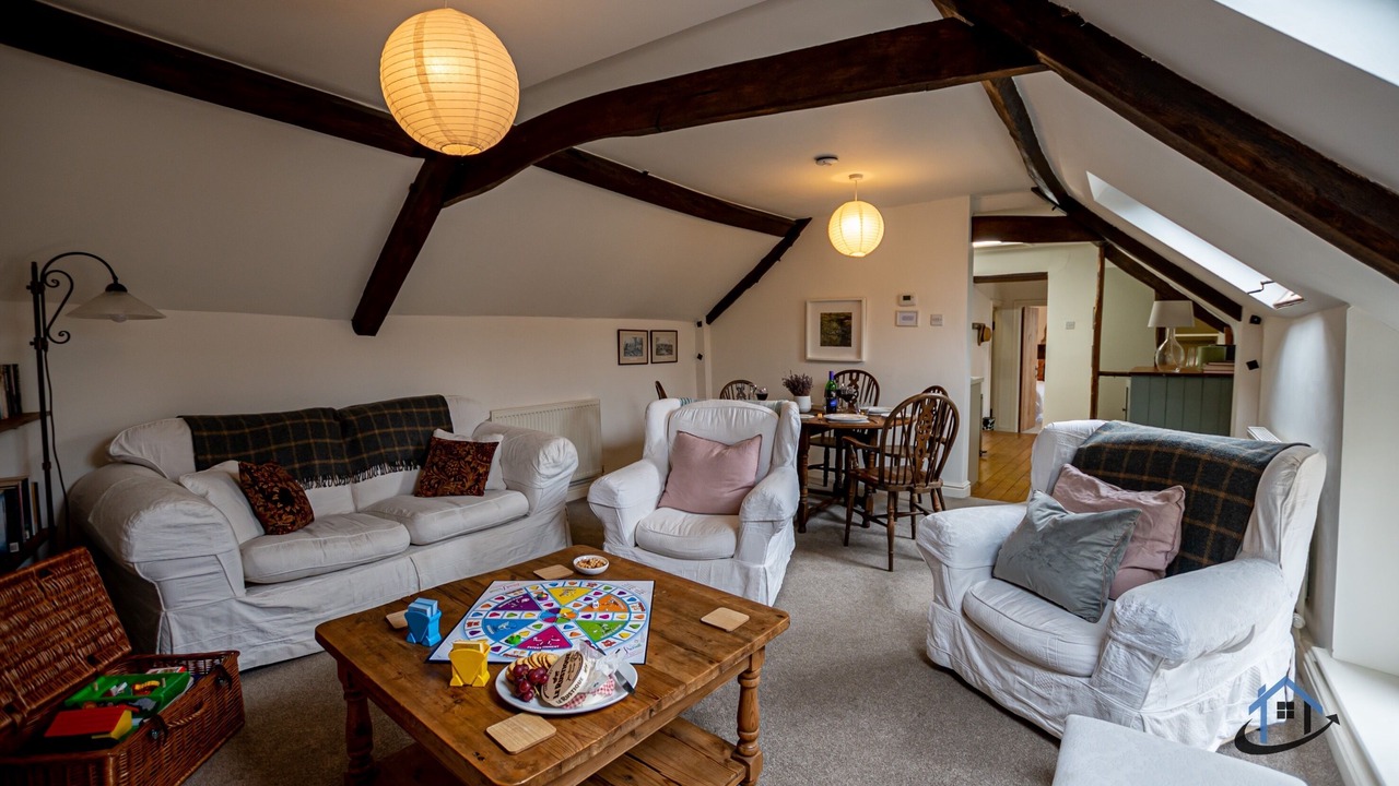 Photo of Livingroom in Caldecott