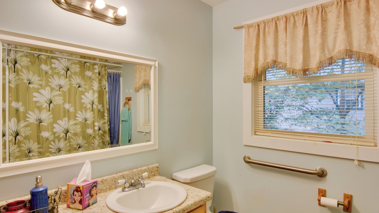 Photo of Bathroom in Gumlog