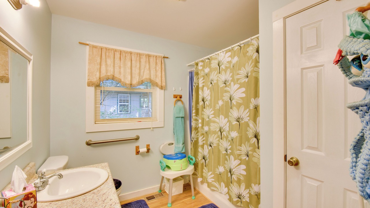 Photo of Bathroom in Gumlog