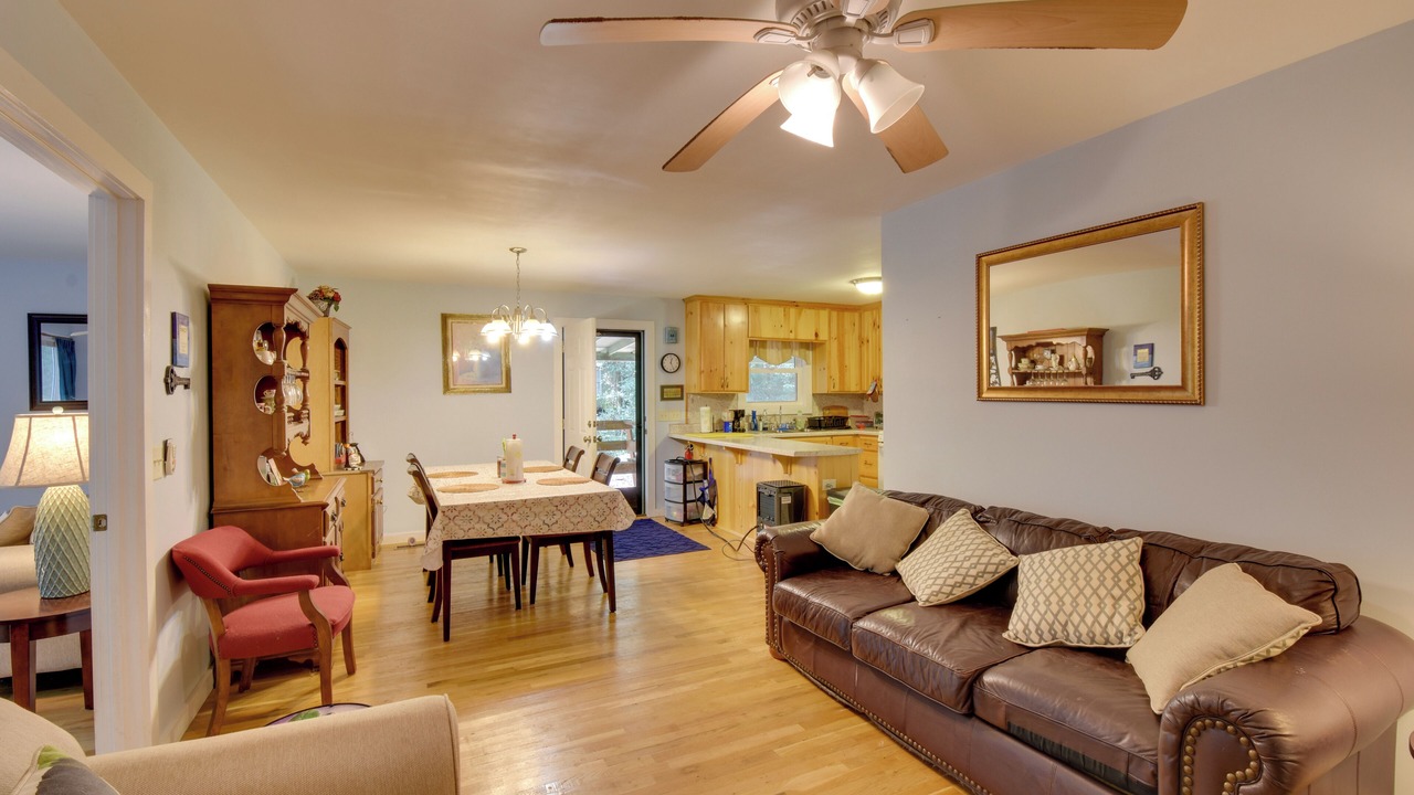 Photo of Livingroom in Gumlog