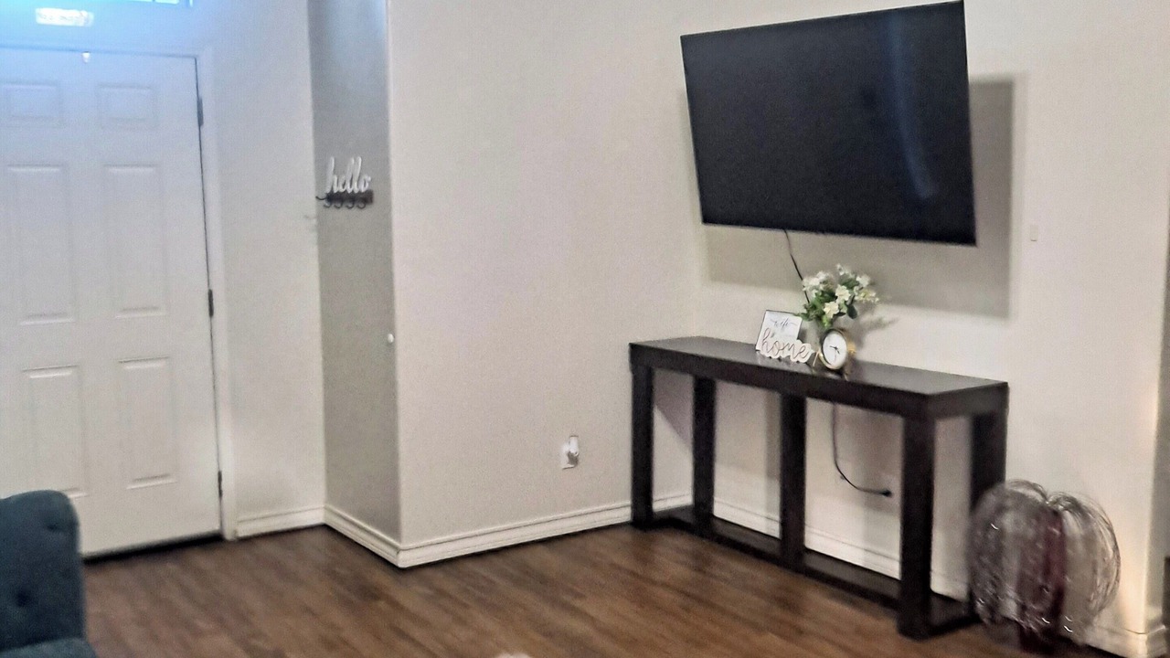 Photo of Livingroom in South Side