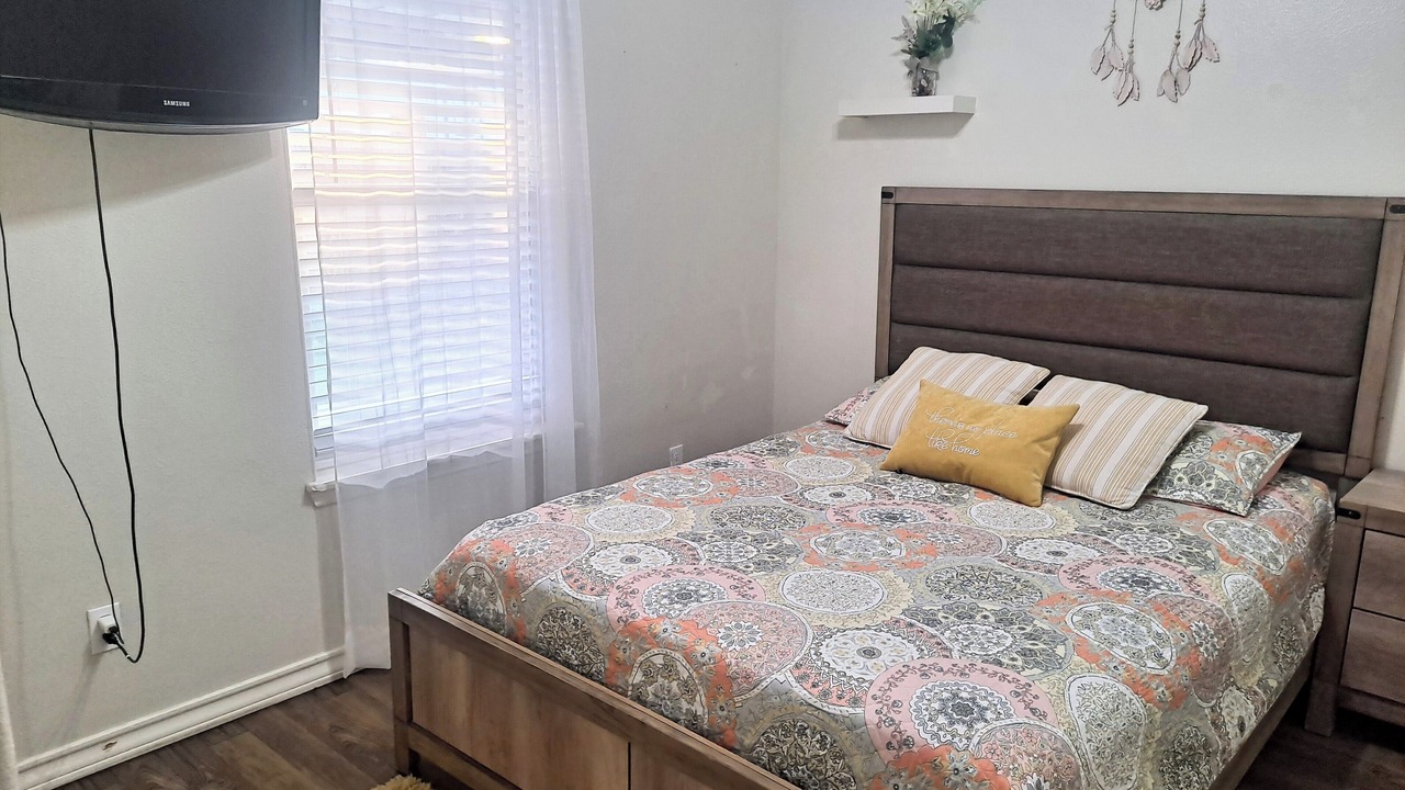 Photo of Bedroom in South Side