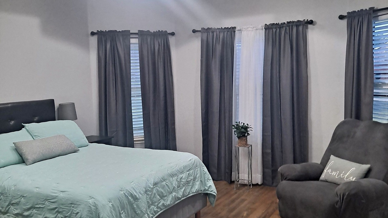 Photo of Bedroom in South Side