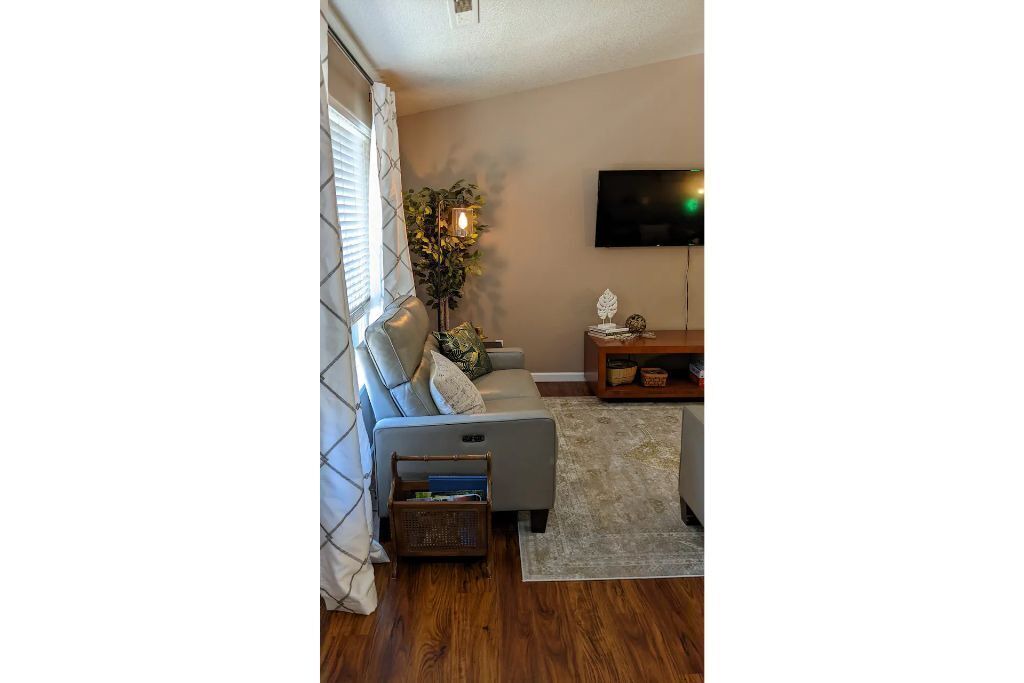 Photo of Livingroom in Southeast Salem