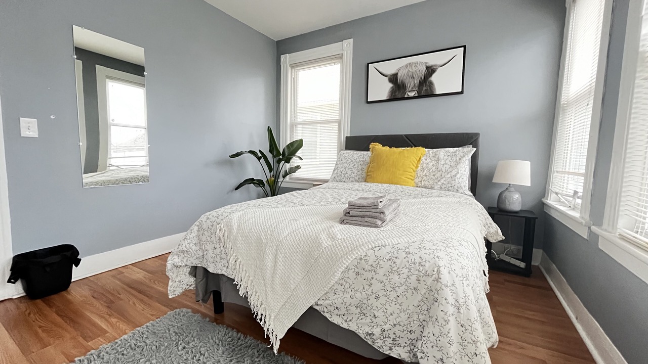 Photo of Bedroom in West End - West Side