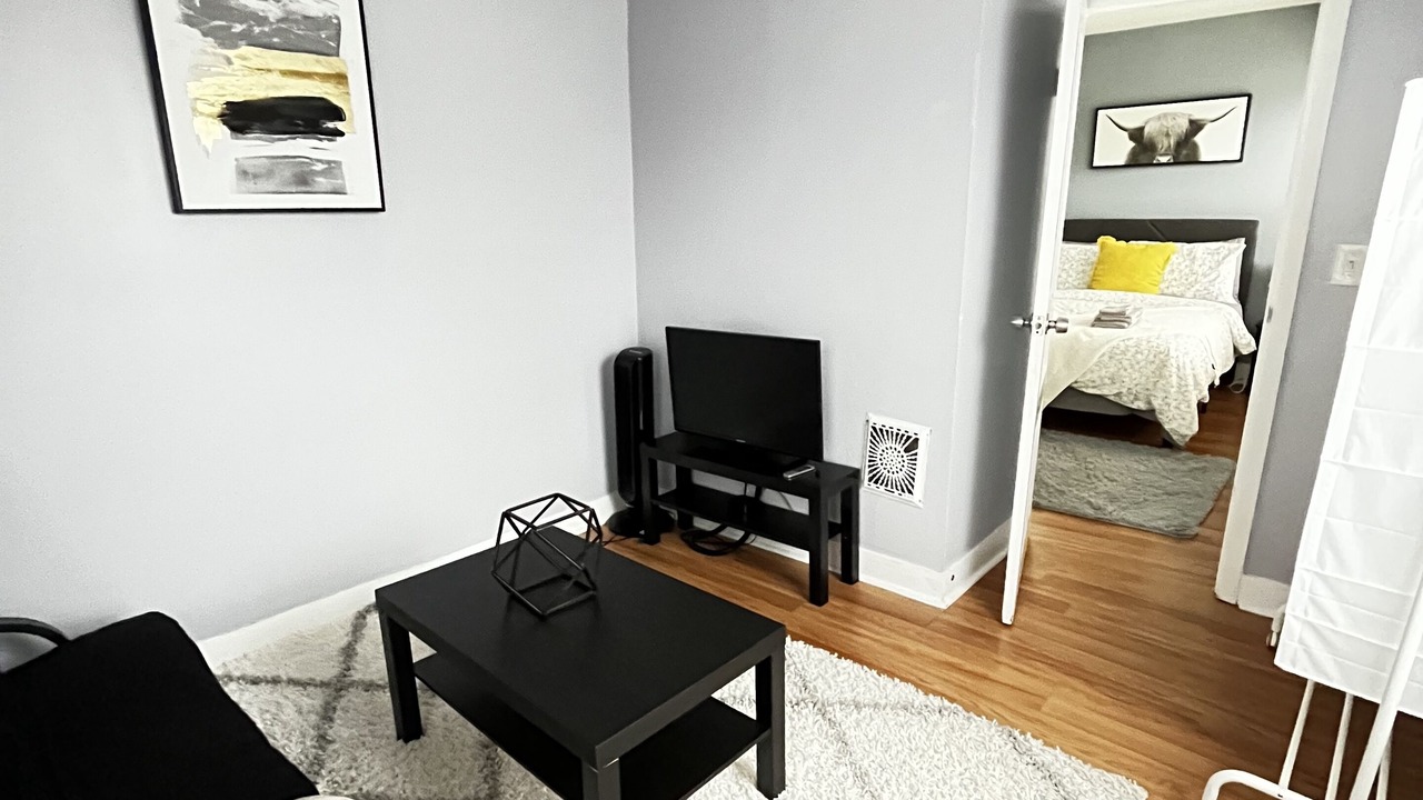 Photo of Bedroom in West End - West Side