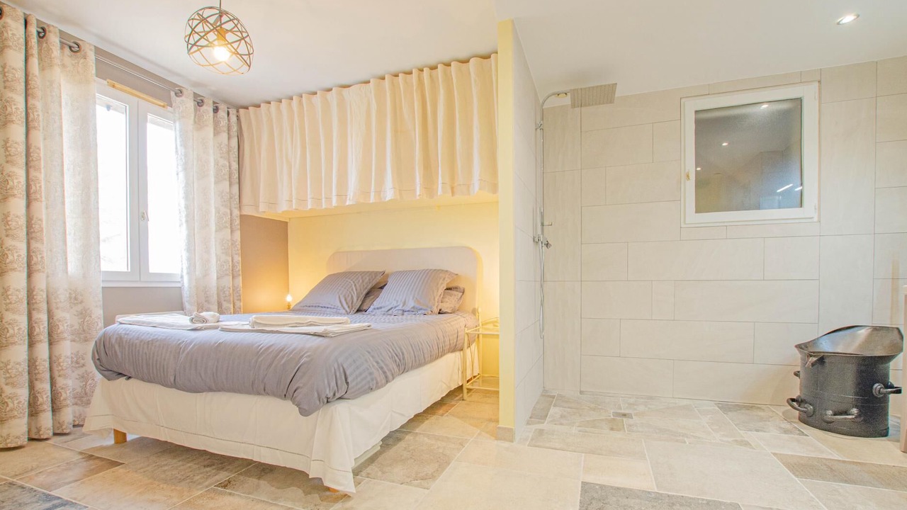 Photo of Bedroom in Loches-sur-Ource