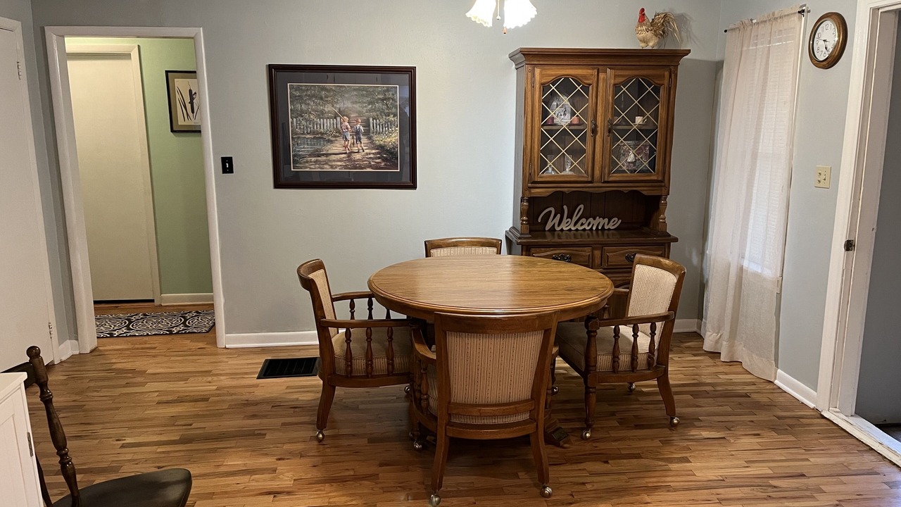 Photo of Livingroom in Laverne