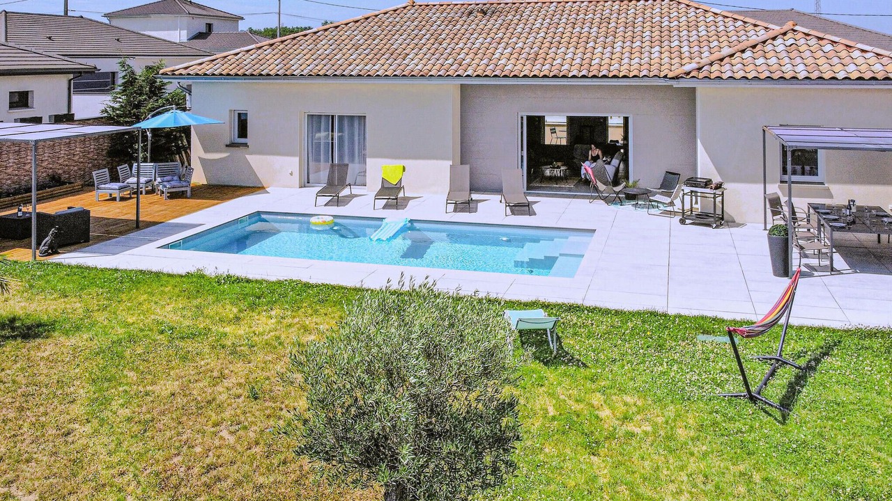 Photo of Outdoor in Pont-Eveque