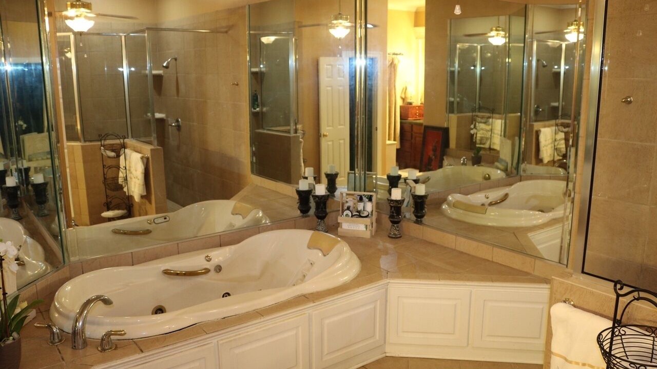 Photo of Bathroom in Lakes of Forest Hill
