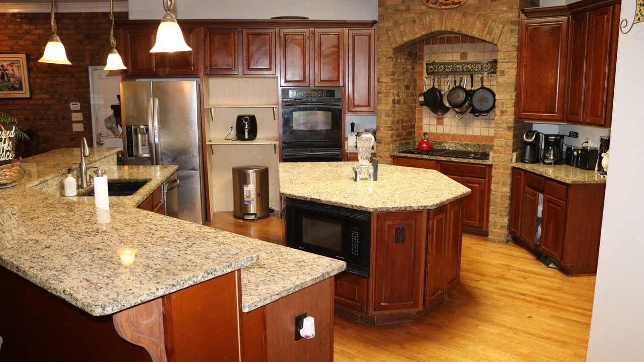 Photo of Kitchen in Lakes of Forest Hill
