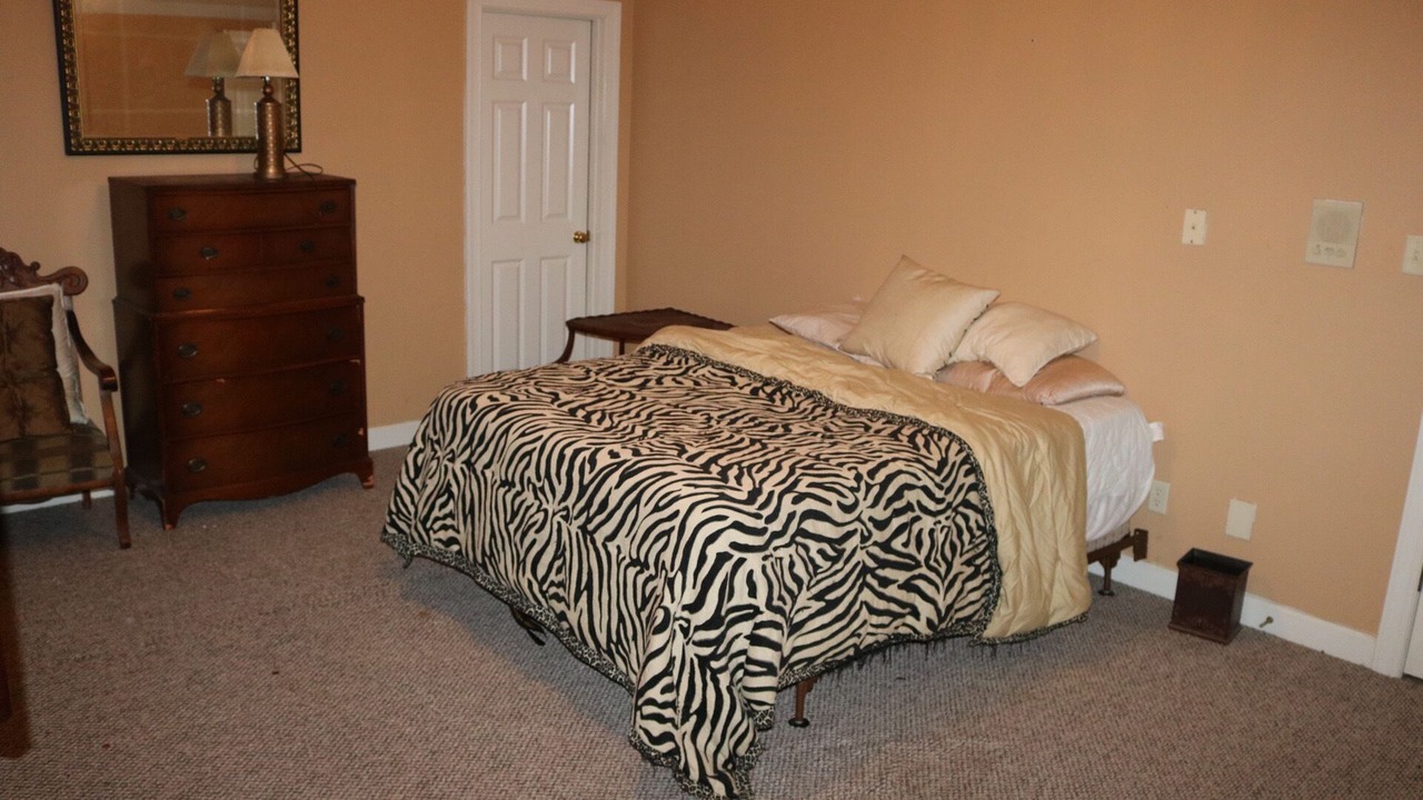 Photo of Bedroom in Lakes of Forest Hill